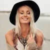 Lindsey O +